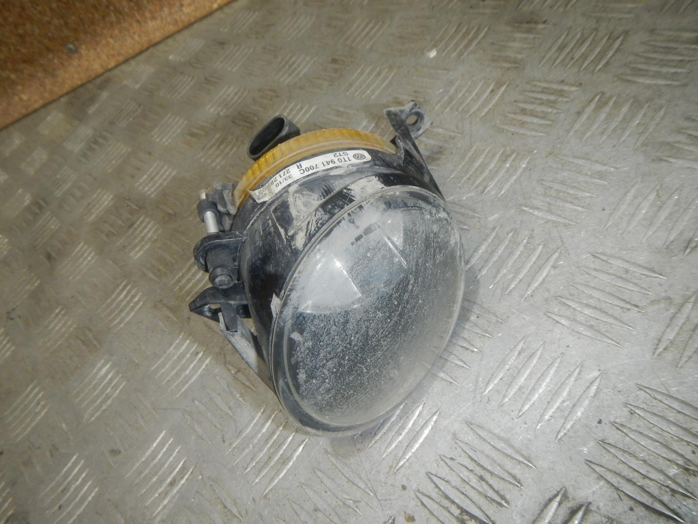 Фара противотуманная правая