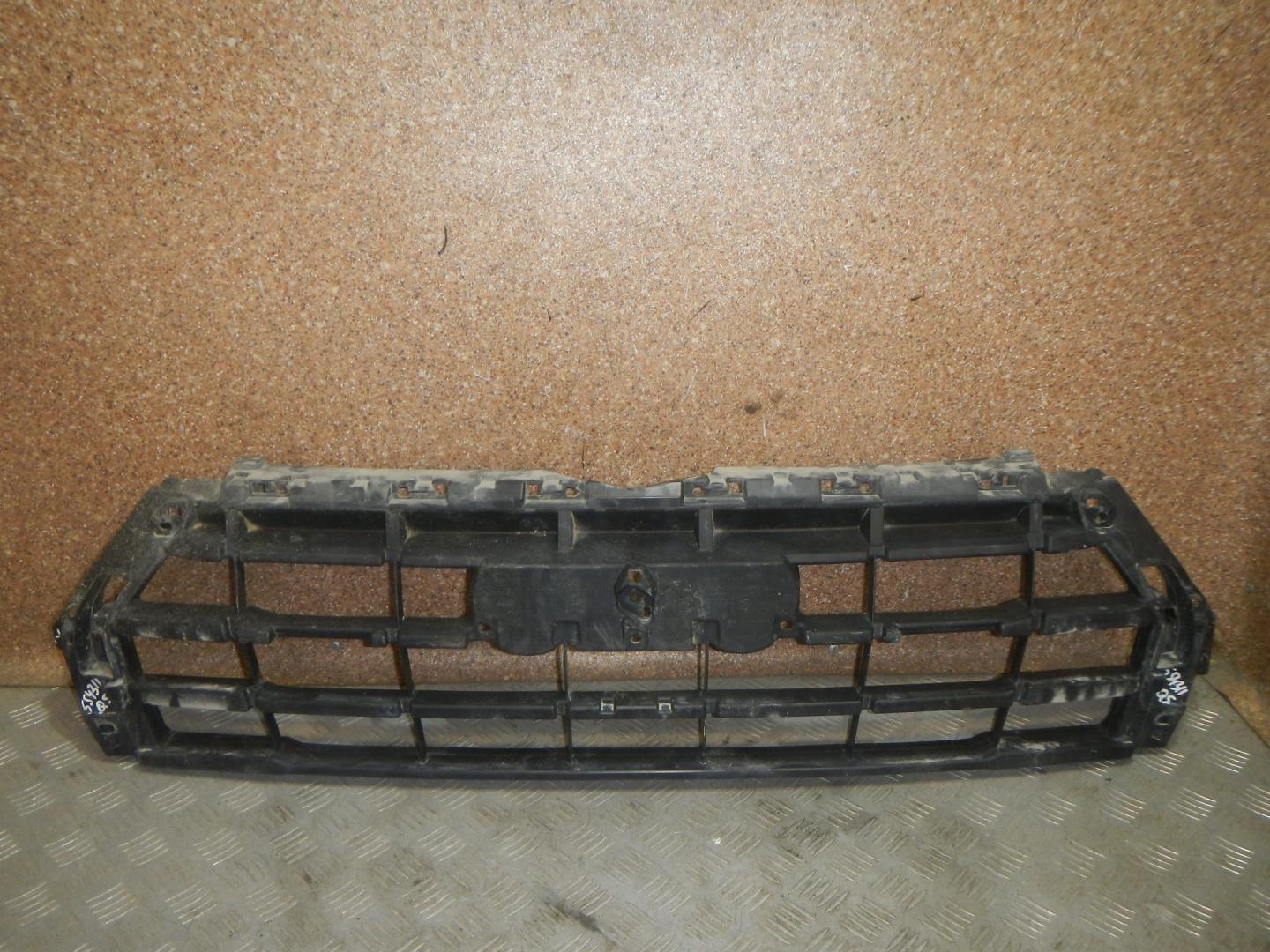 Кронштейн решетки радиатора