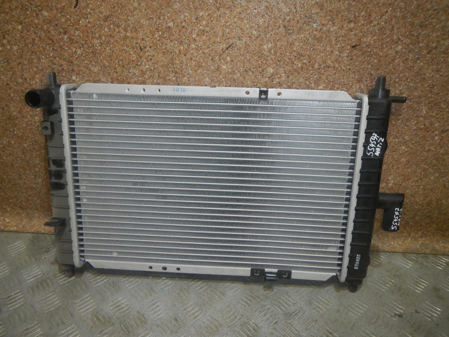 Радиатор охлаждения двигателя основной