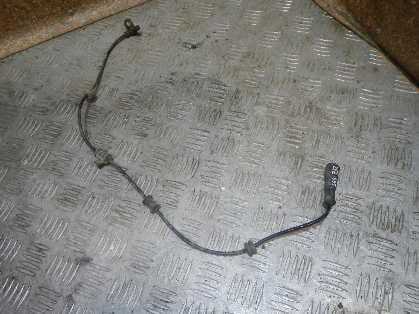 Датчик ABS передний