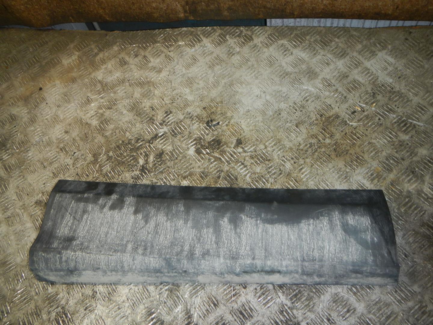 Молдинг задней правой двери