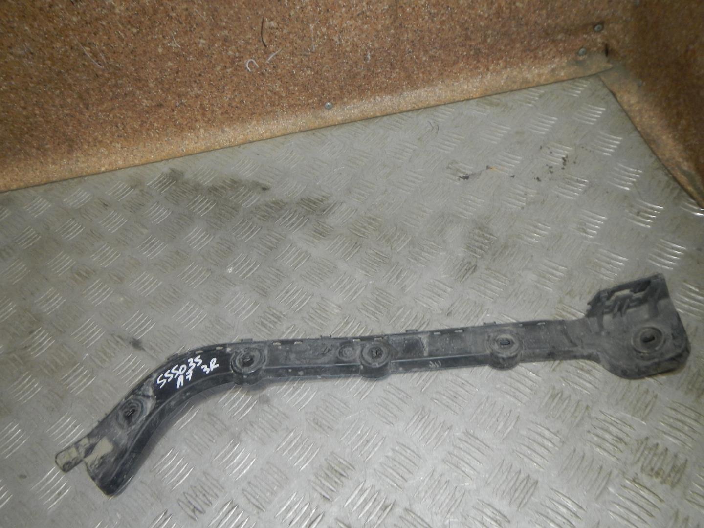 Кронштейн заднего бампера правый