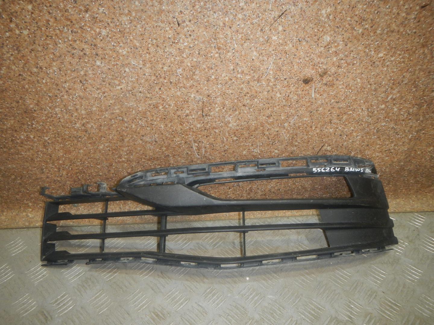 Решетка в бампер левая