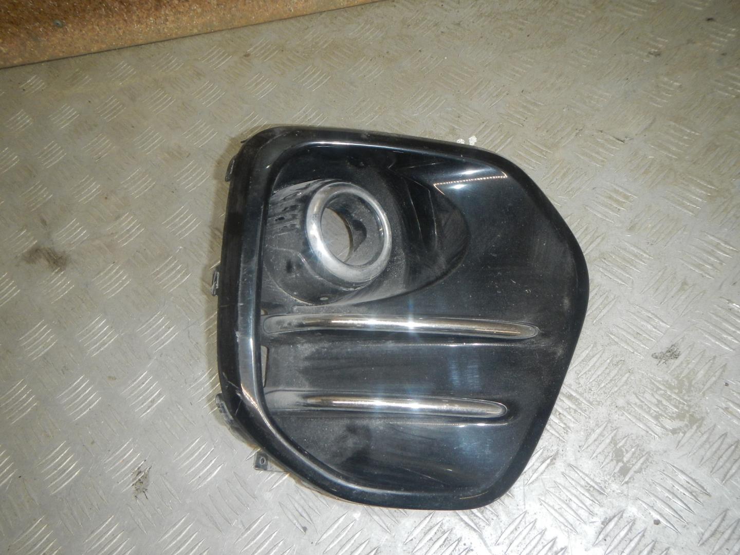 Решетка в бампер правая