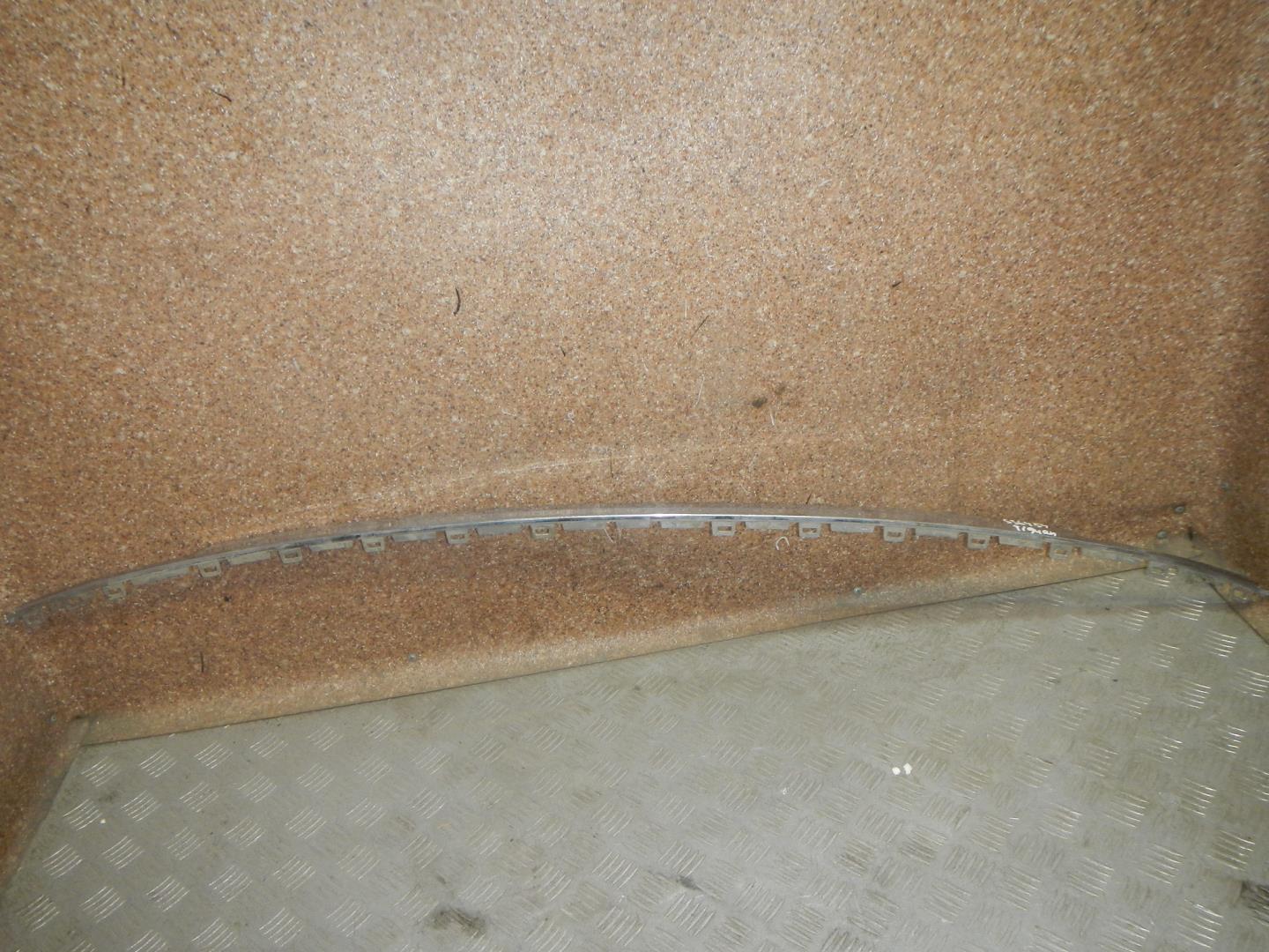 Молдинг заднего бампера