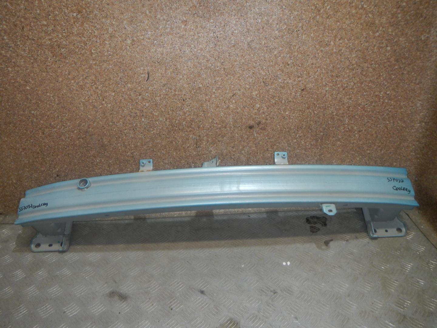 Усилитель переднего бампера