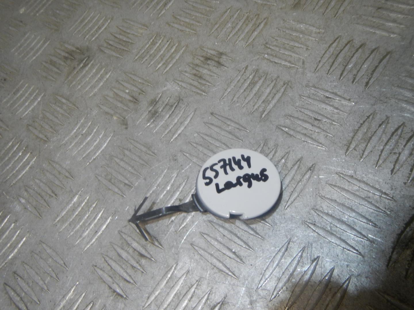 Заглушка буксировочного крюка