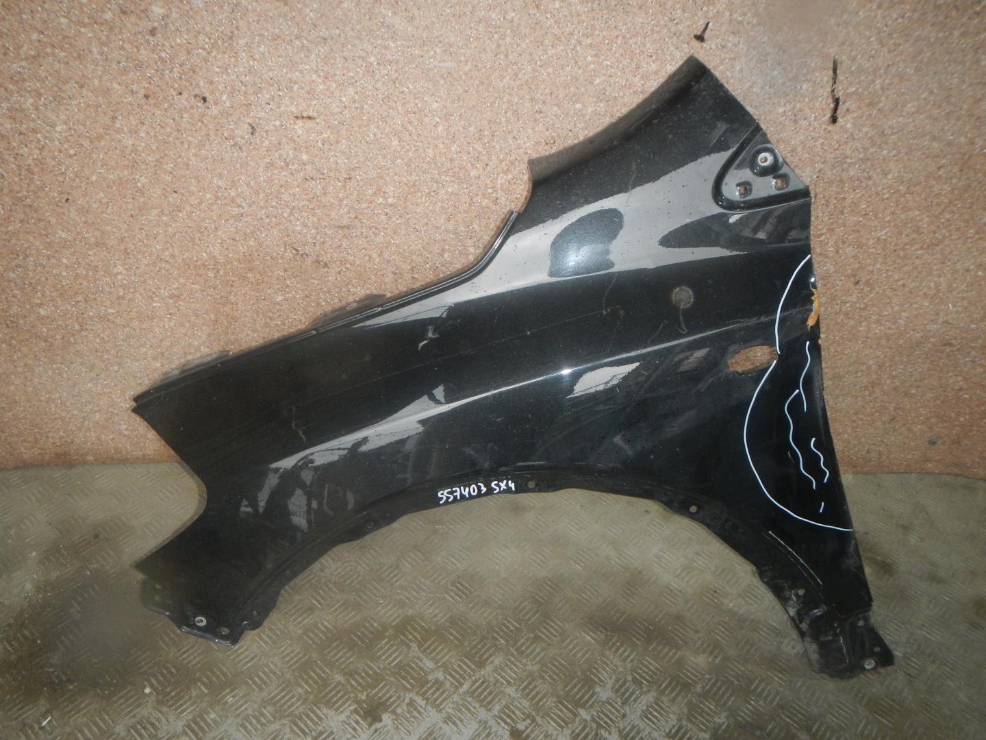 Крыло переднее левое