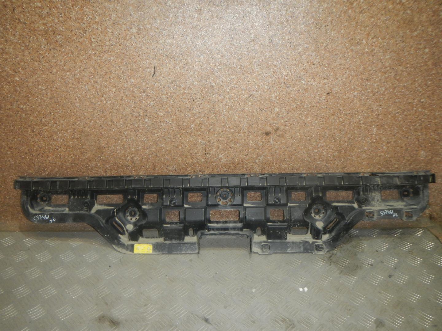 Кронштейн заднего бампера