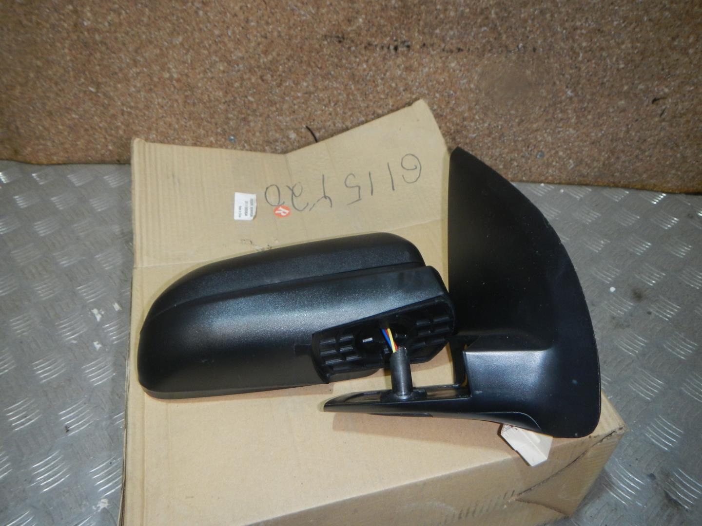 Зеркало правое электрическое