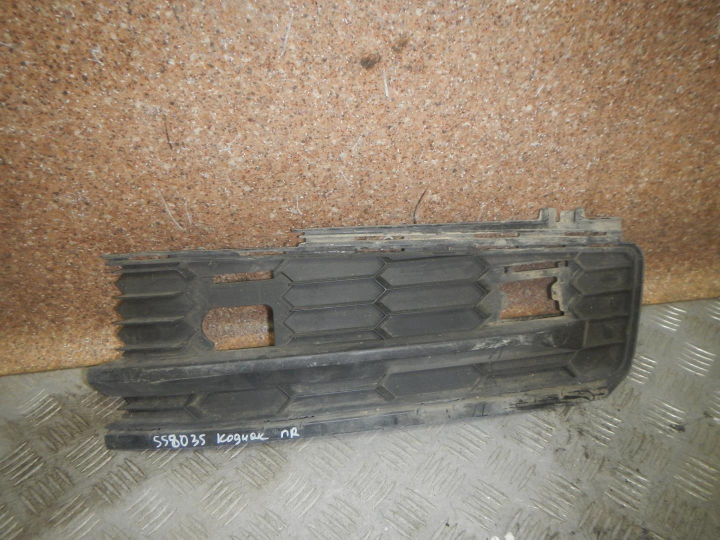 Решетка в бампер правая