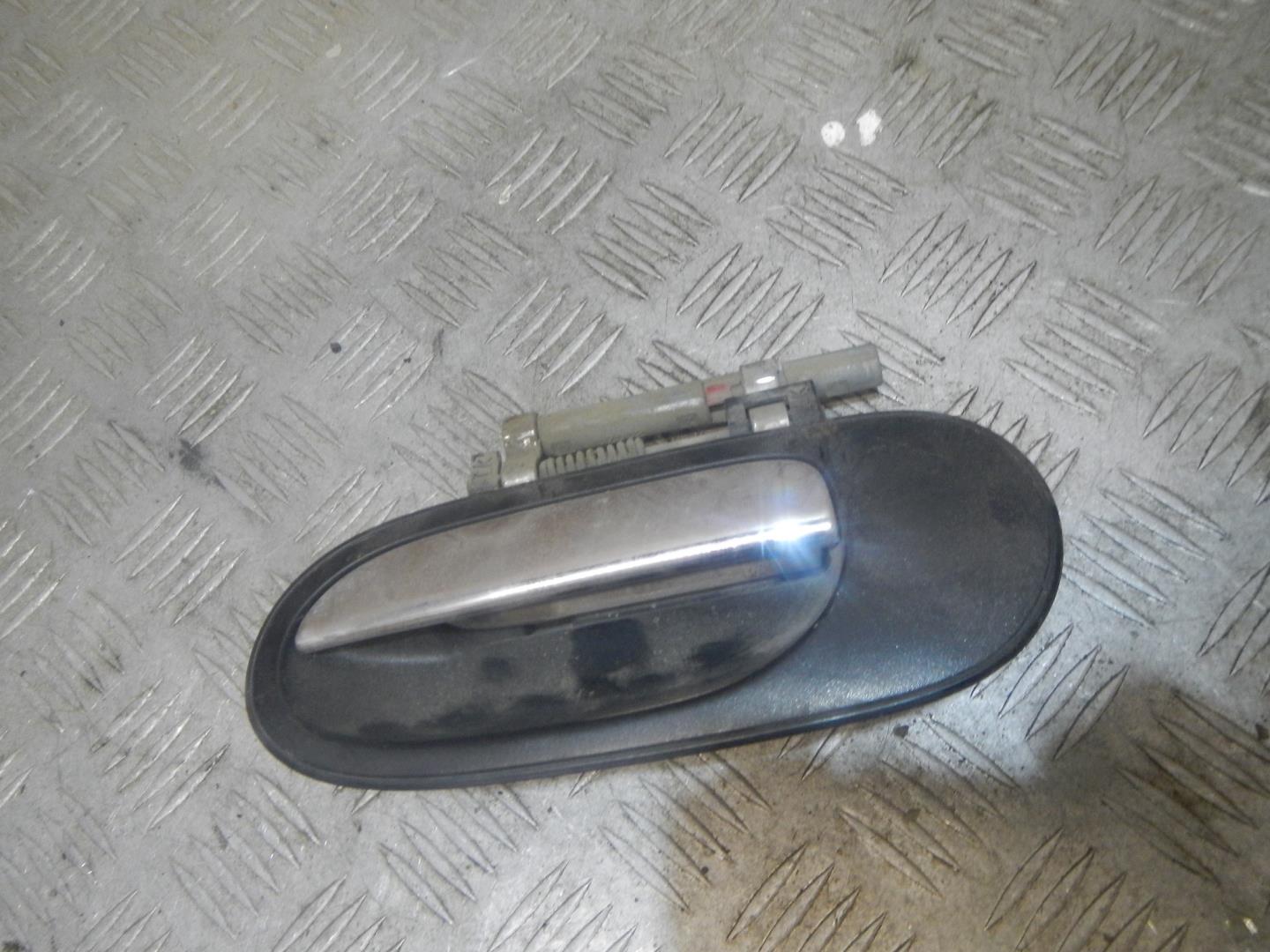 Ручка двери задней наружная левая