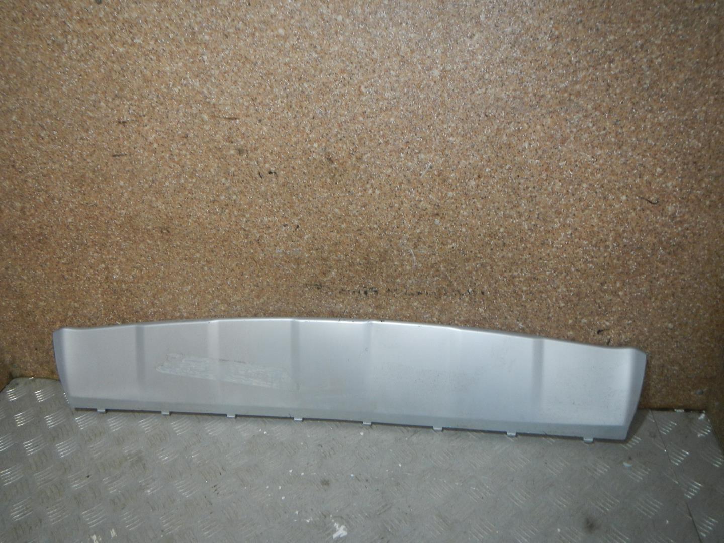 Накладка переднего бампера