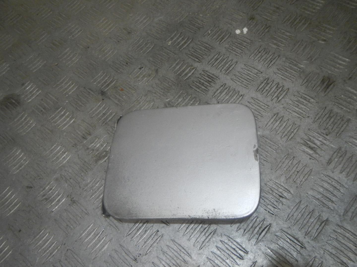 Лючок бензобака