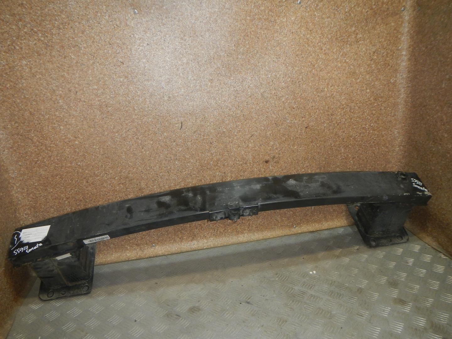 Усилитель переднего бампера