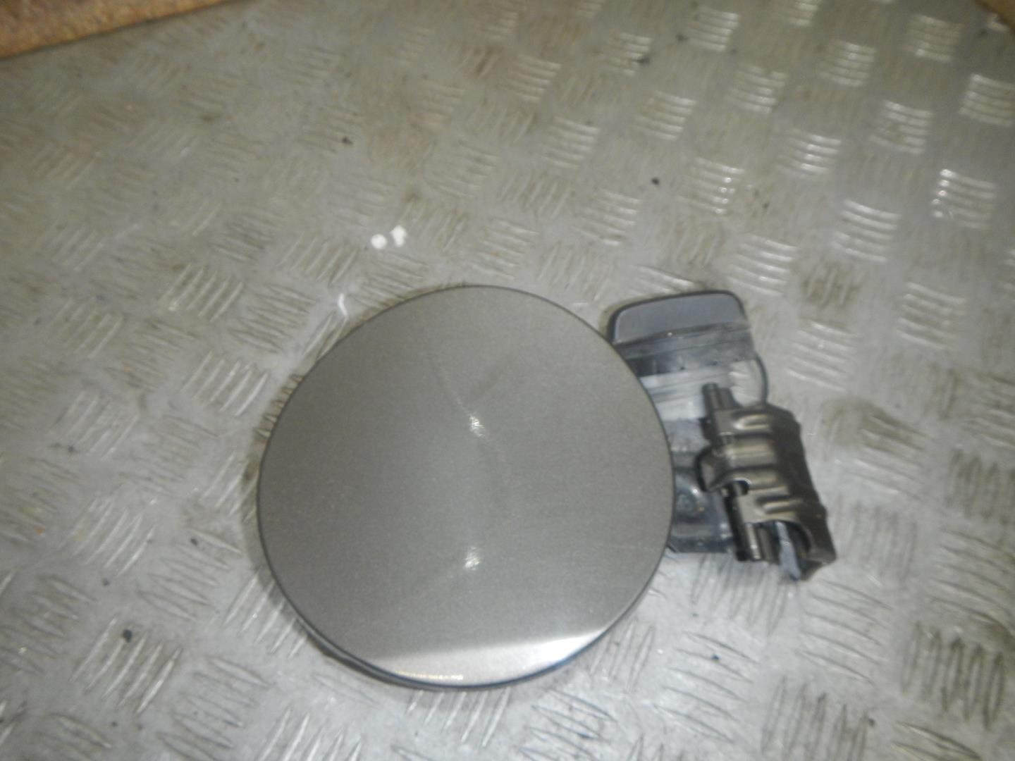 Лючок бензобака