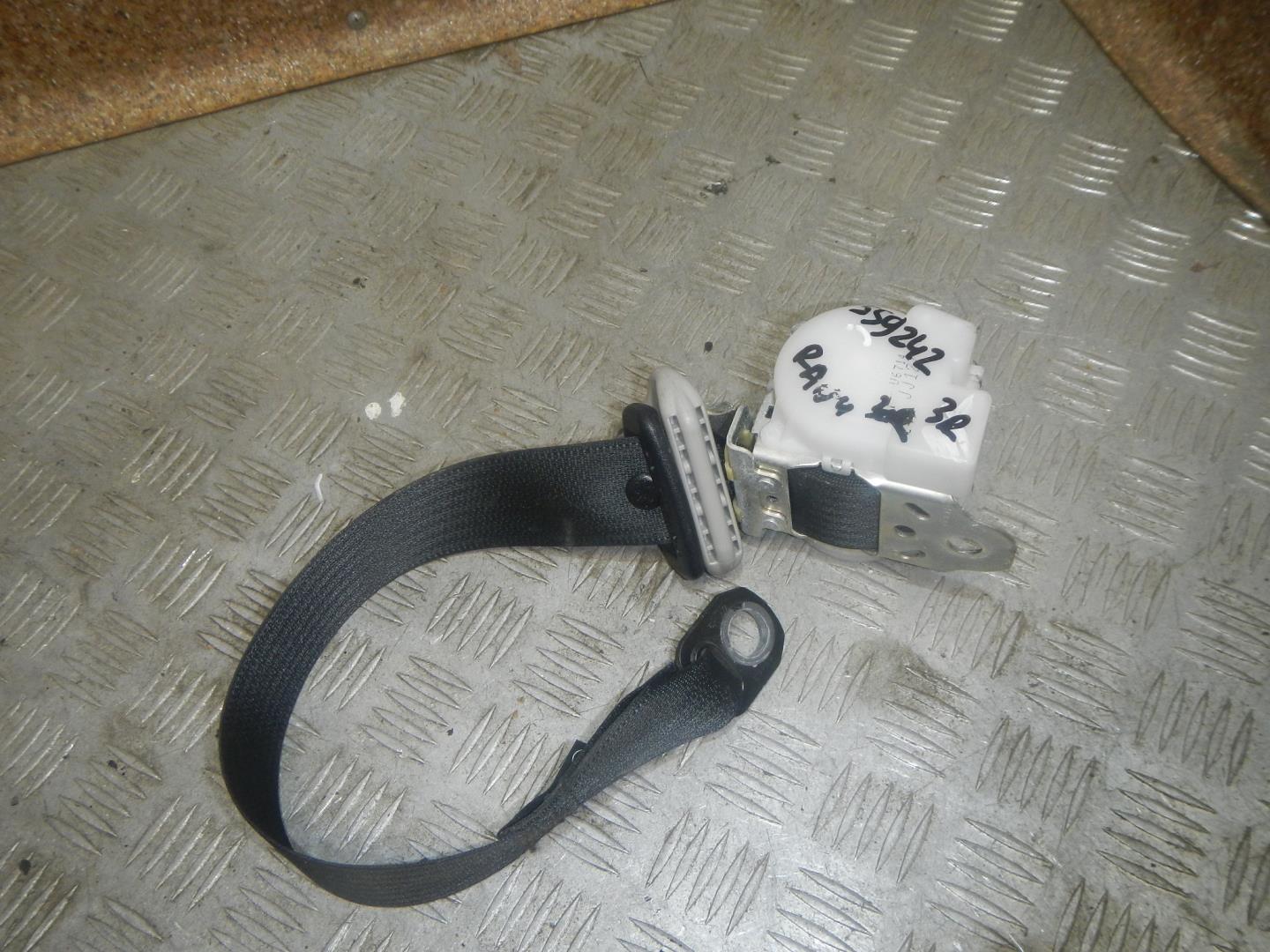 Ремень безопасности