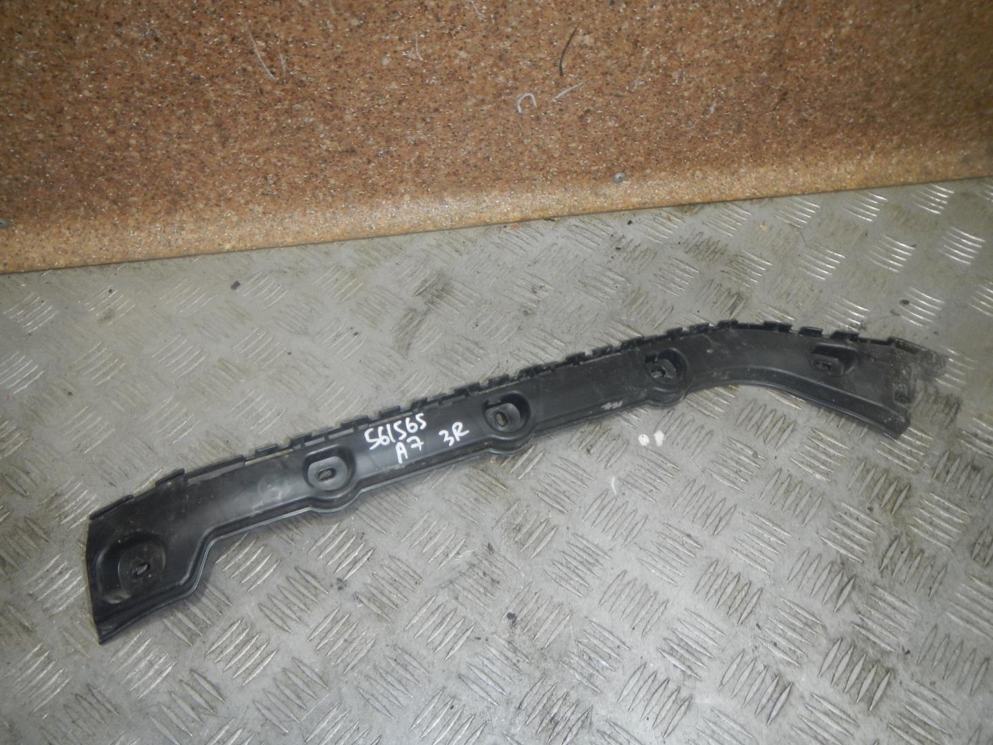 Кронштейн заднего бампера правый