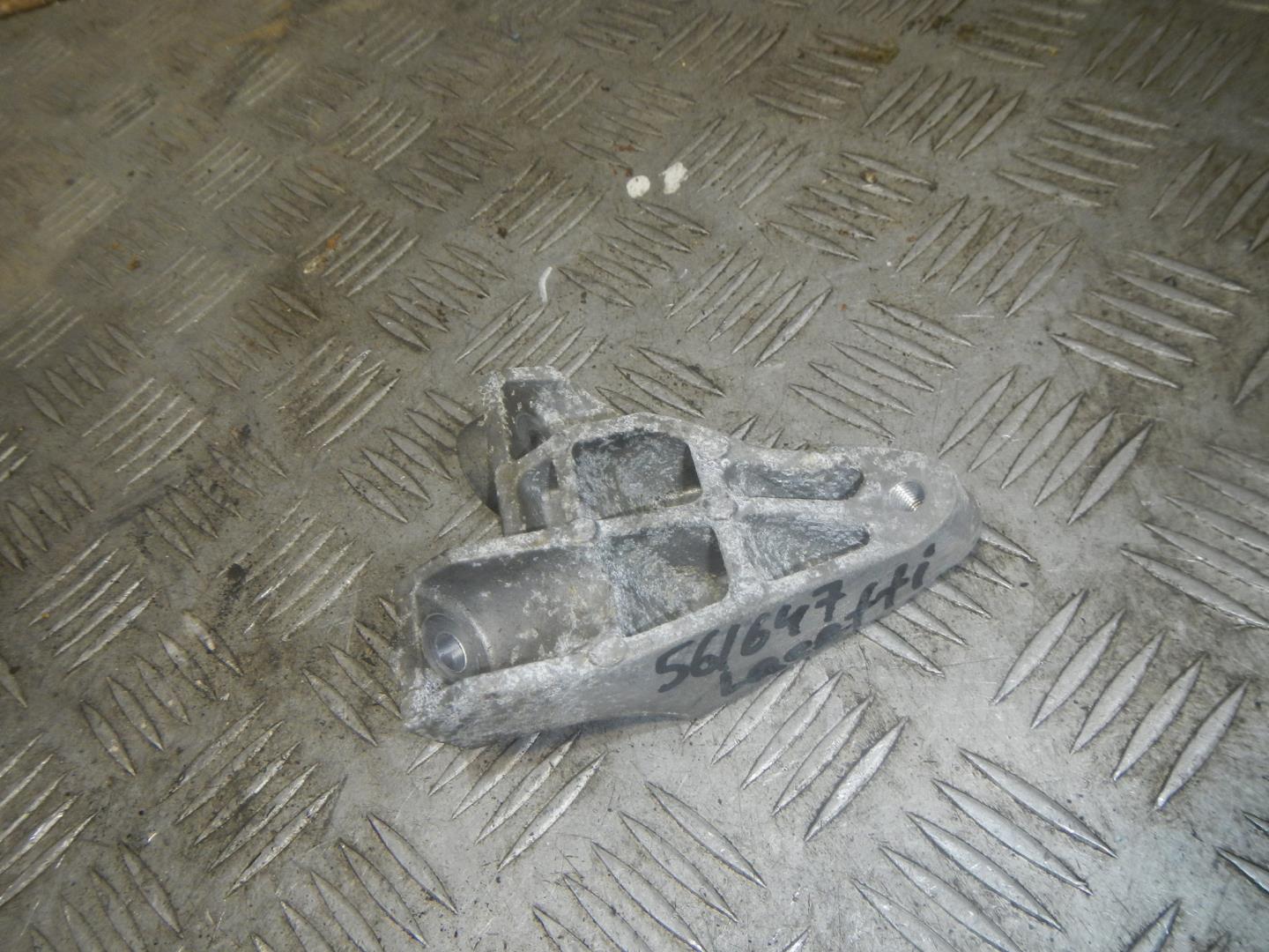 Кронштейн генератора