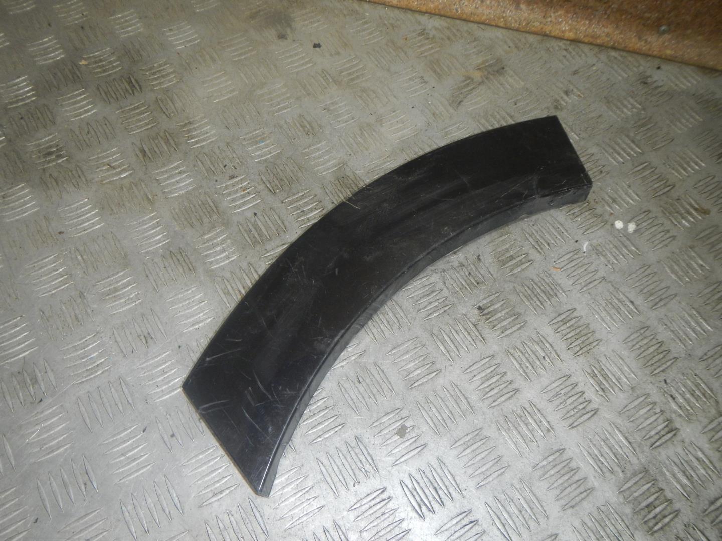 Накладка заднего бампера левая
