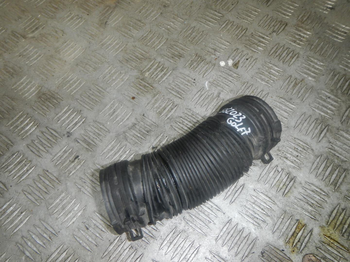 Патрубок воздушного фильтра