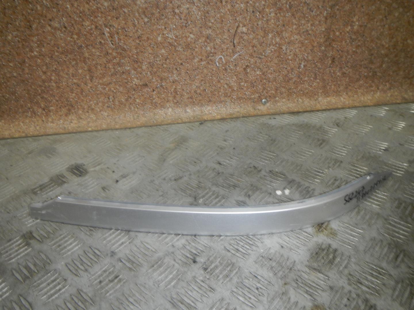 Молдинг заднего бампера