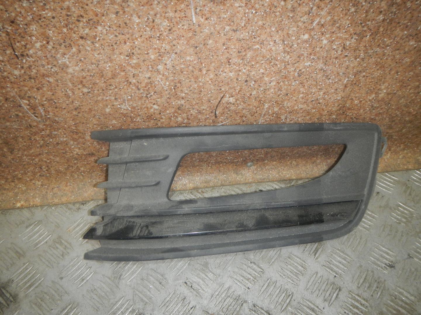 Решетка в бампер левая