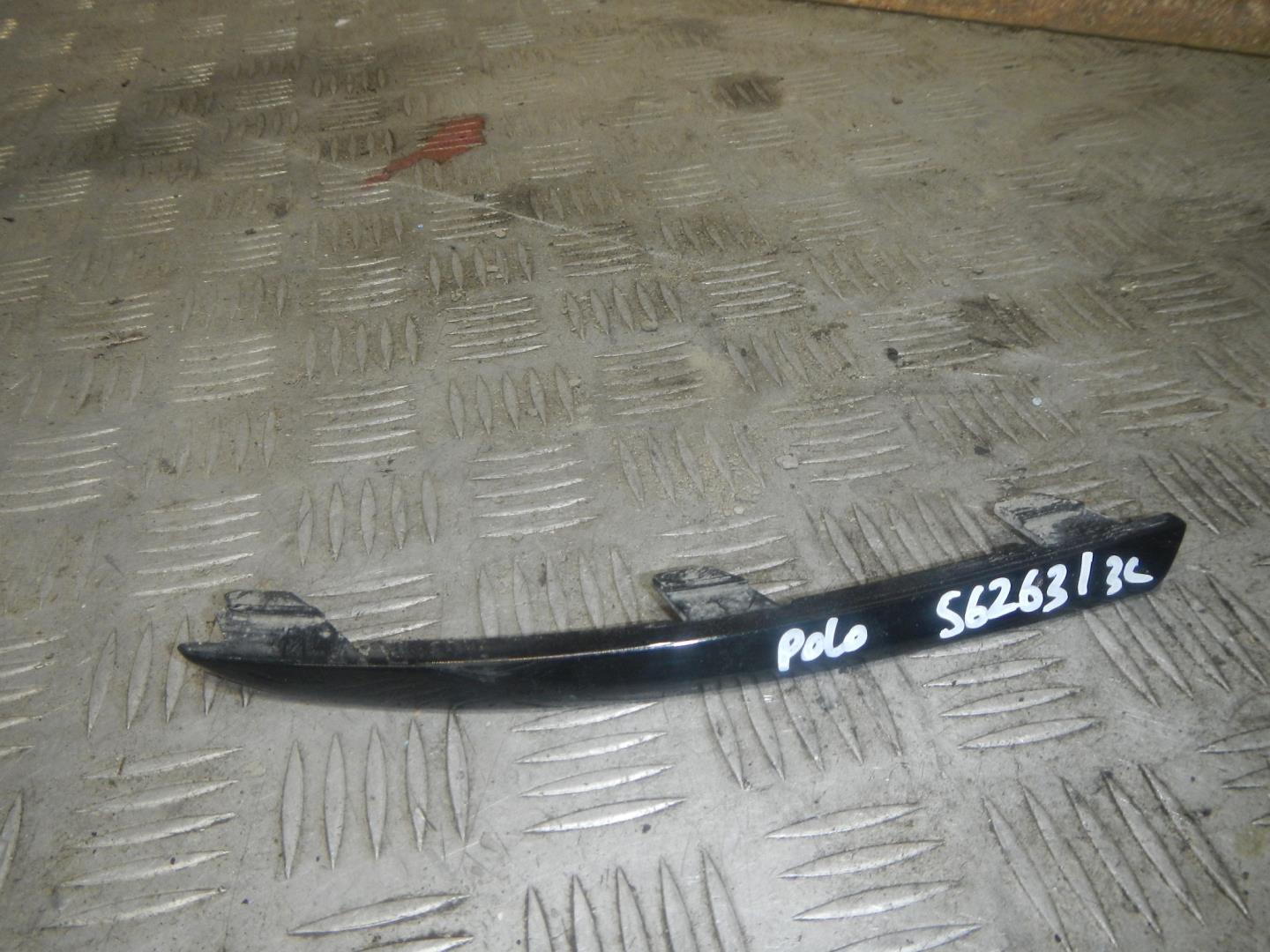 Молдинг заднего бампера