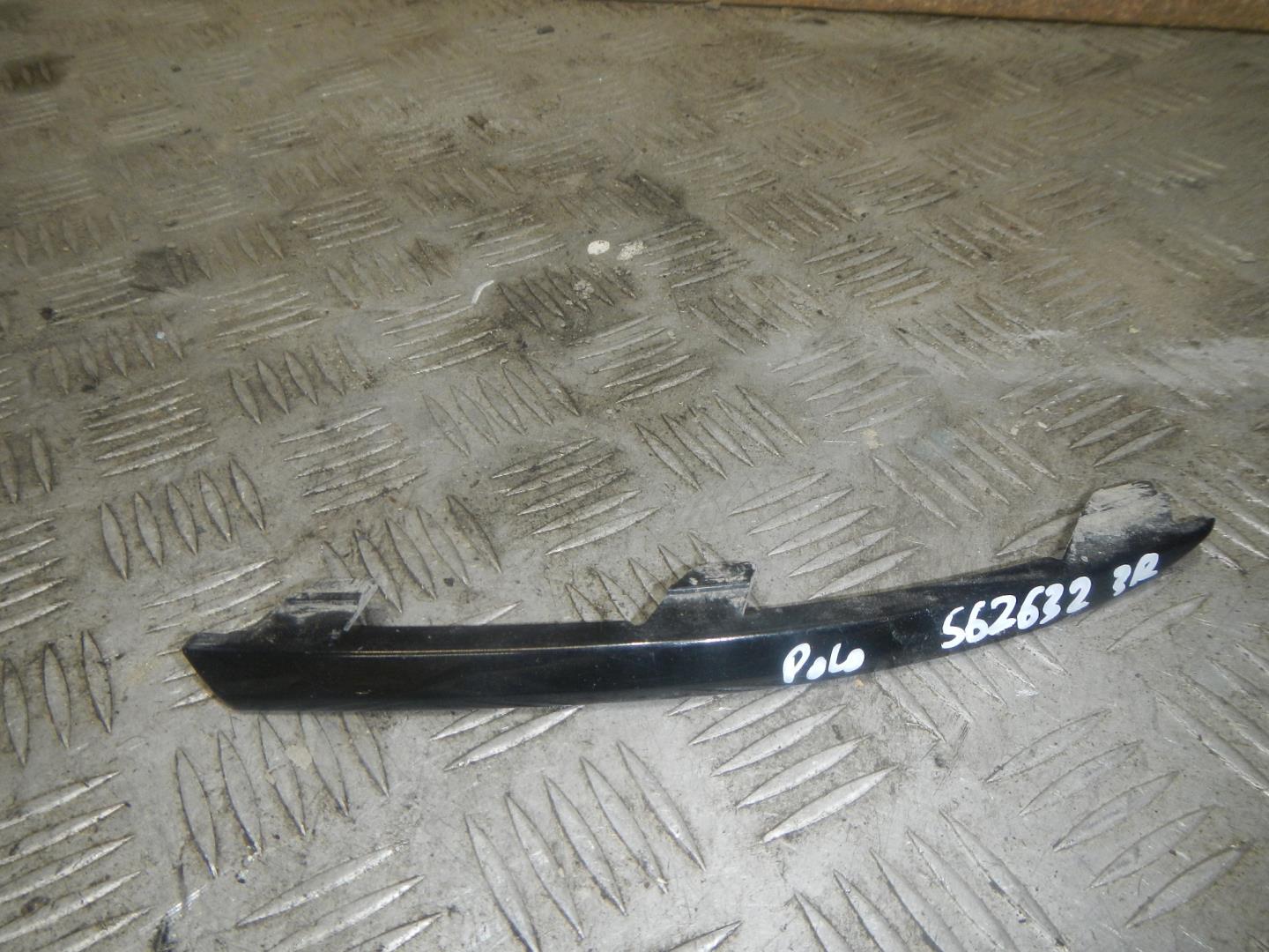 Молдинг заднего бампера