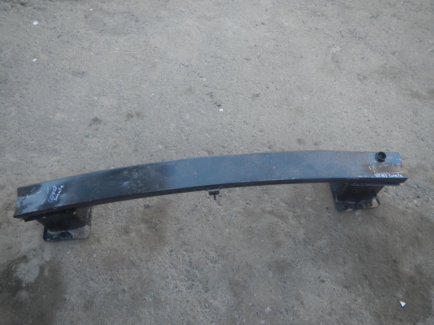 Усилитель переднего бампера