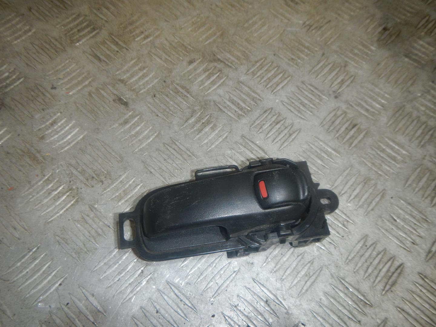 Ручка двери внутренняя левая