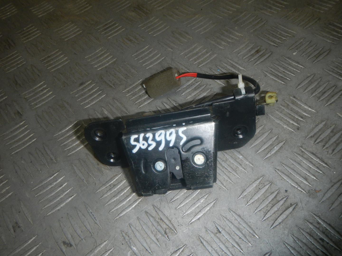 Замок багажника