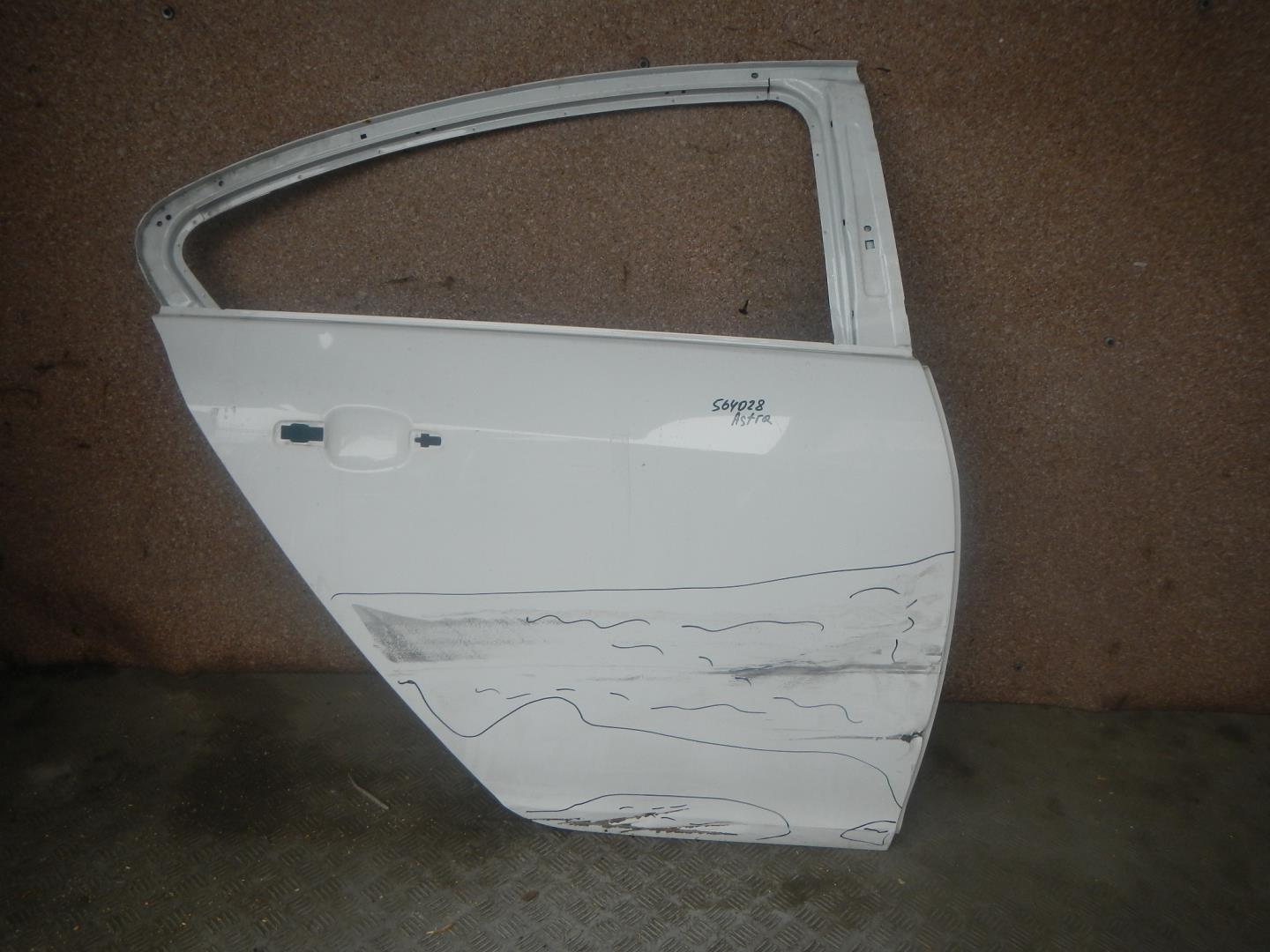 Дверь задняя правая