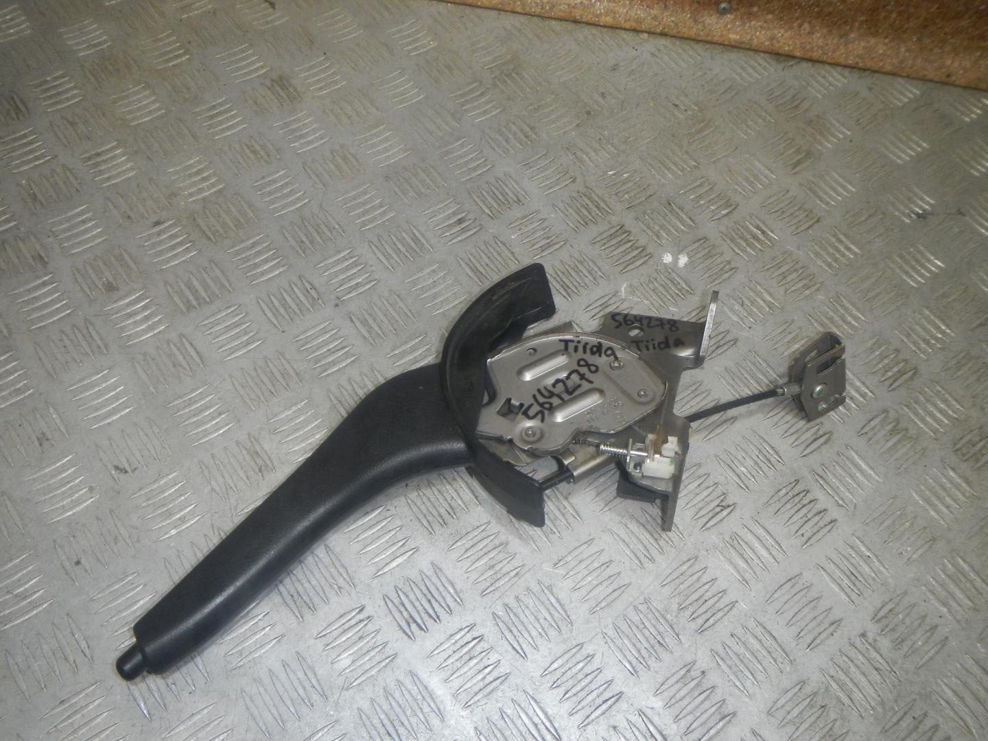 Рычаг стояночного тормоза