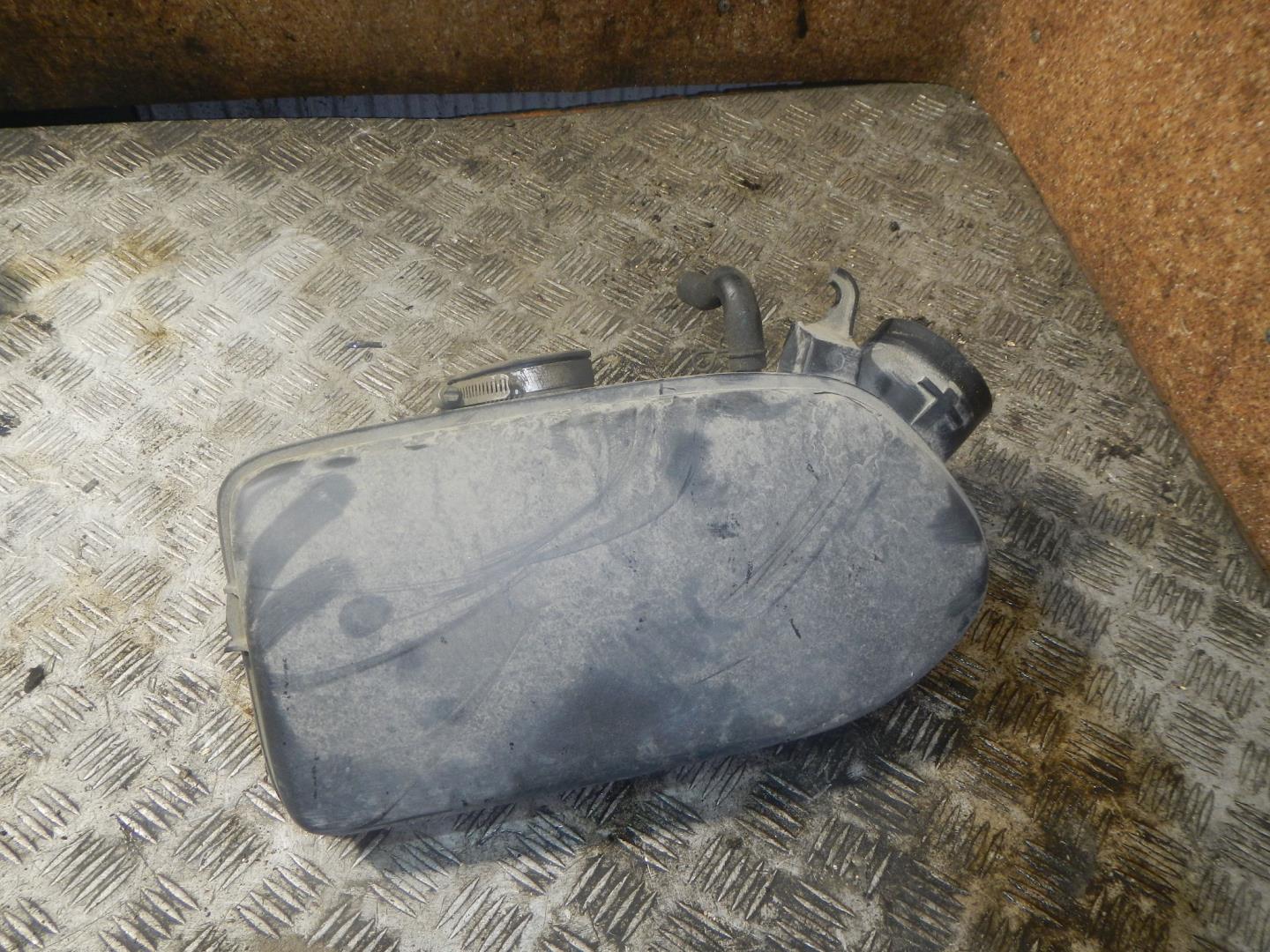 Резонатор воздушного фильтра