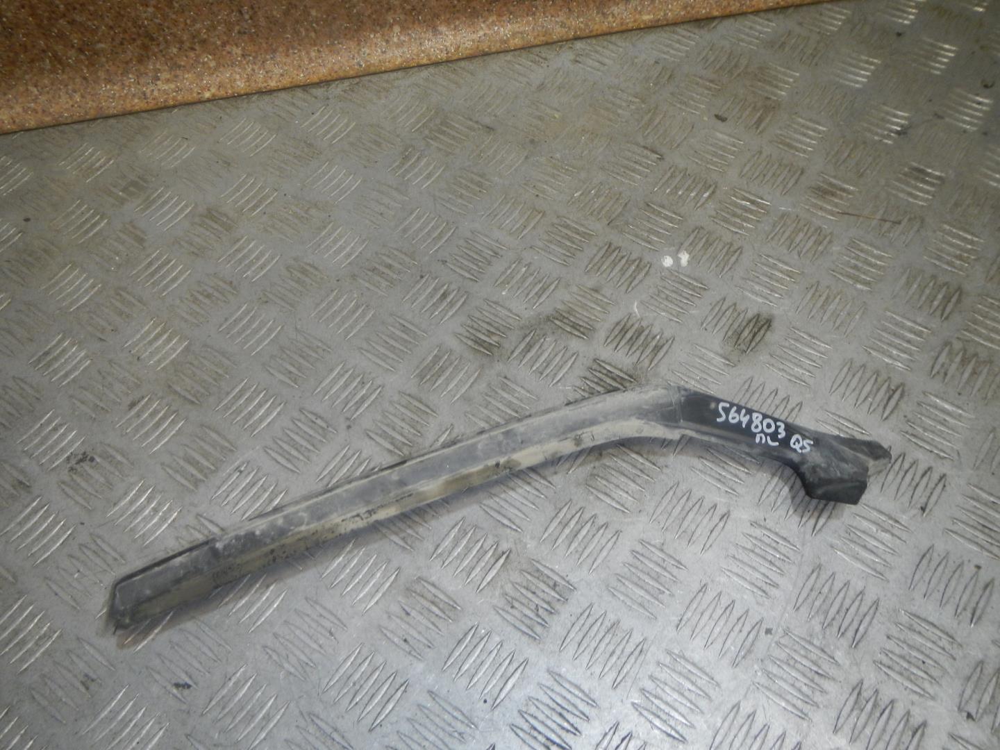 Кронштейн переднего бампера левый