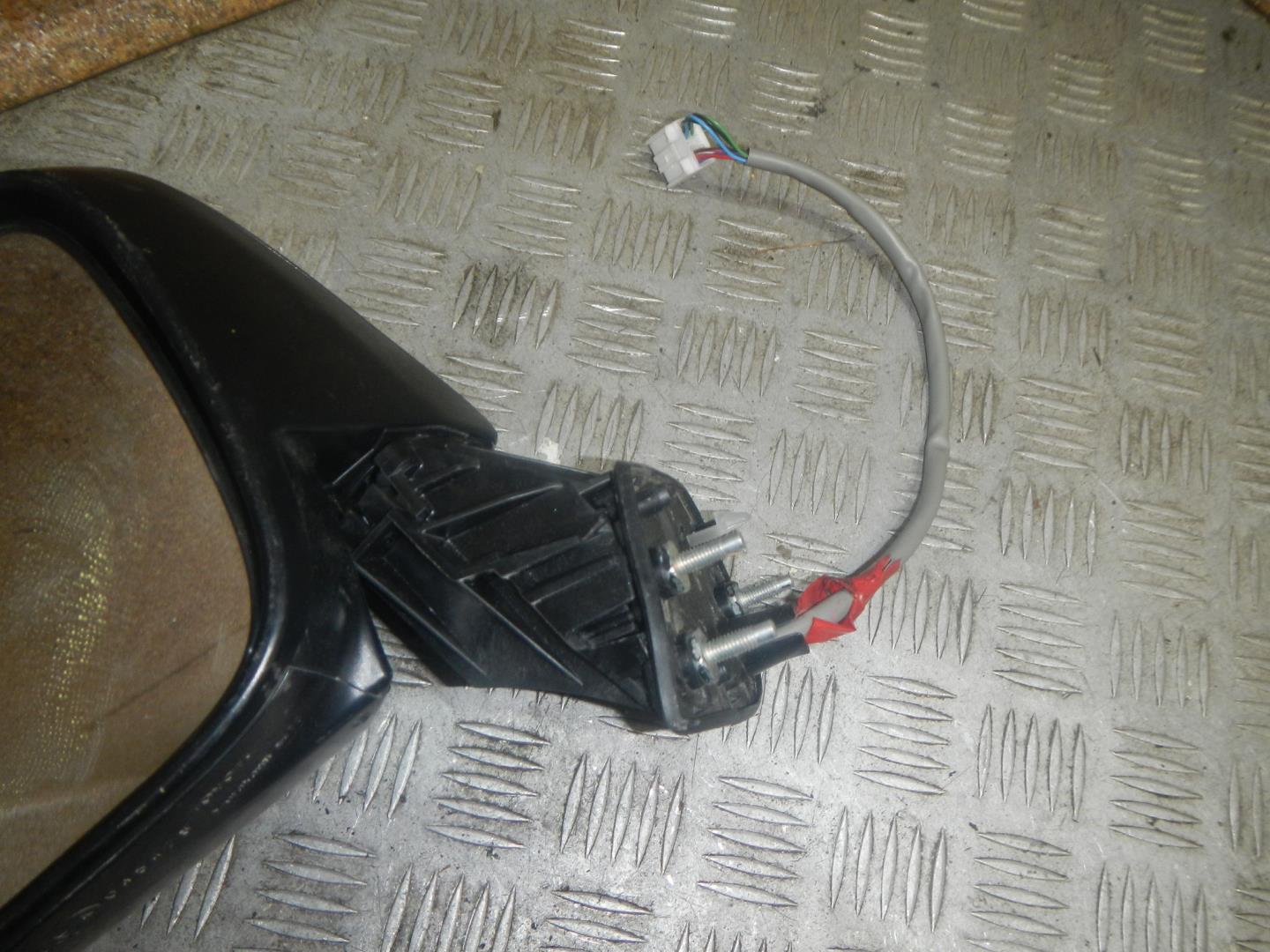 Зеркало правое электрическое