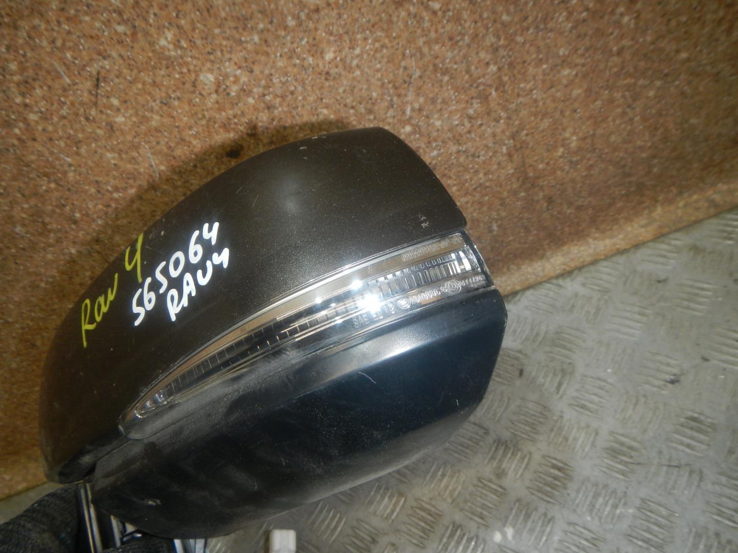 Зеркало правое электрическое