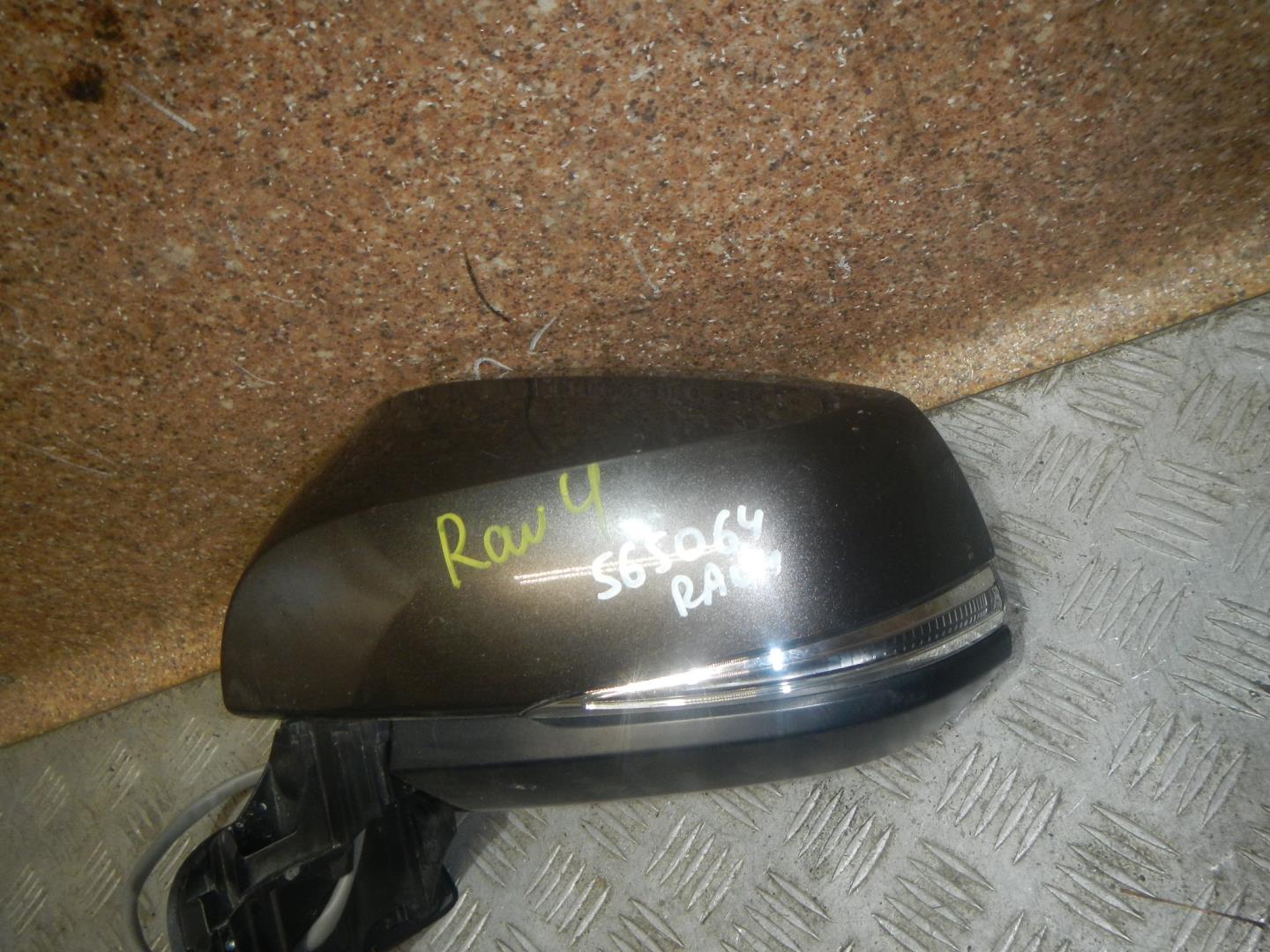 Зеркало правое электрическое