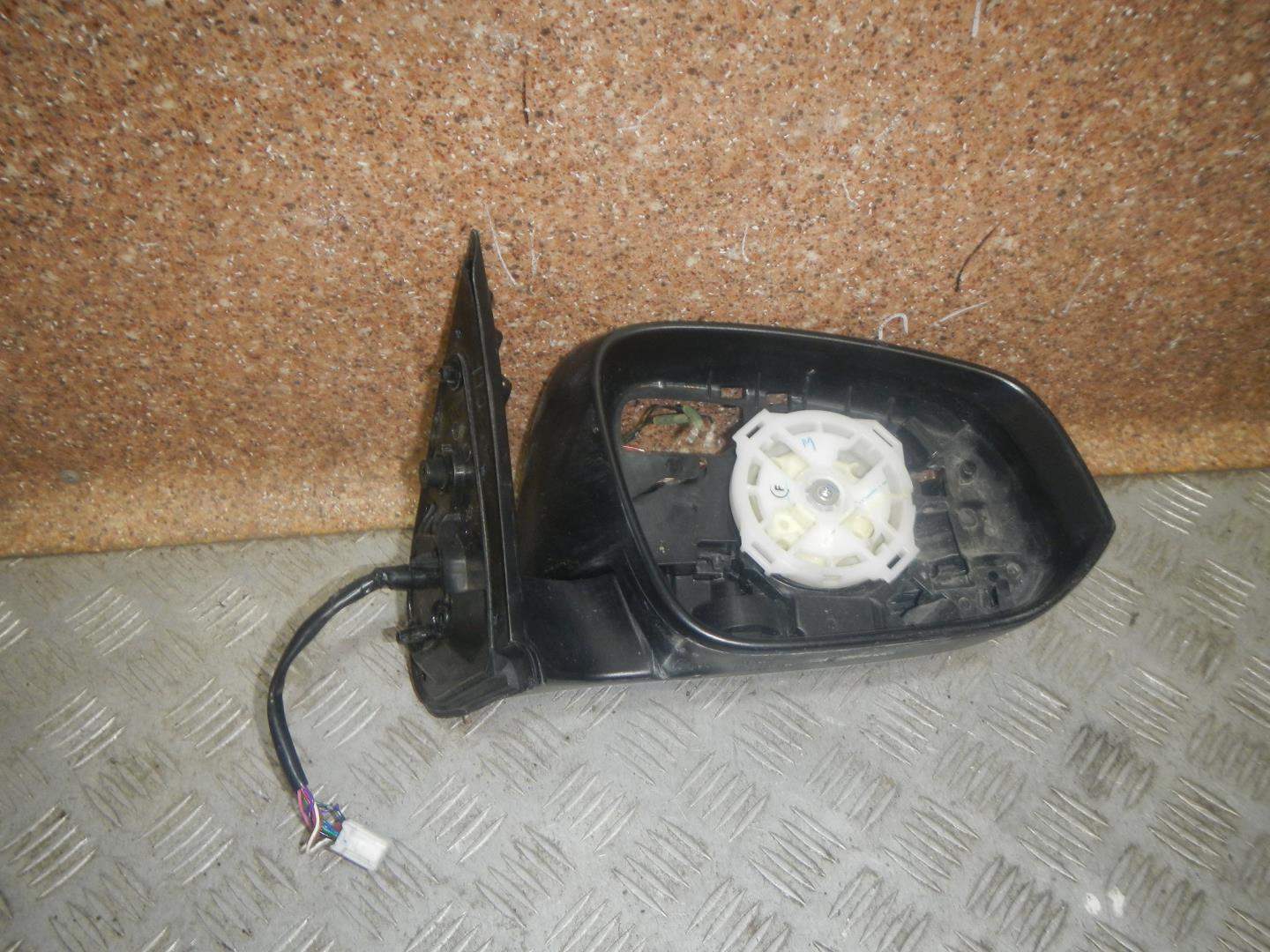 Зеркало правое электрическое