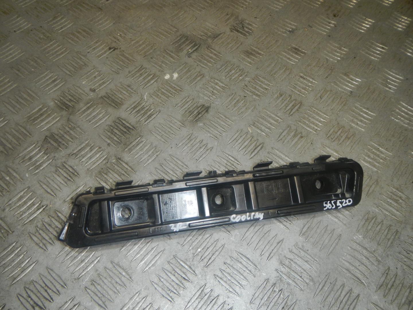 Кронштейн заднего бампера правый