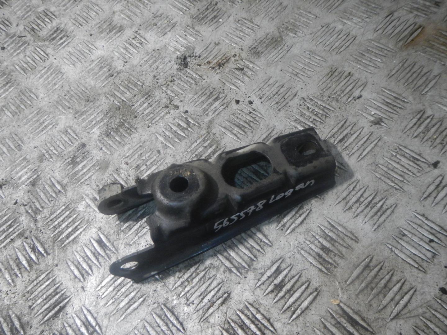 Кронштейн опоры двигателя