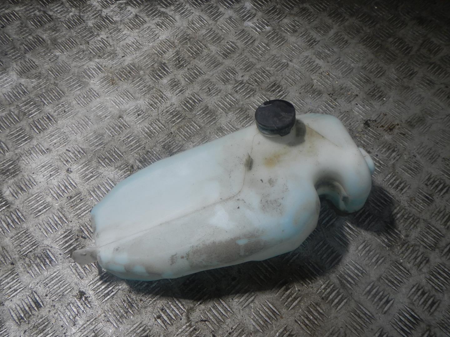 Бачок омывателя лобового стекла