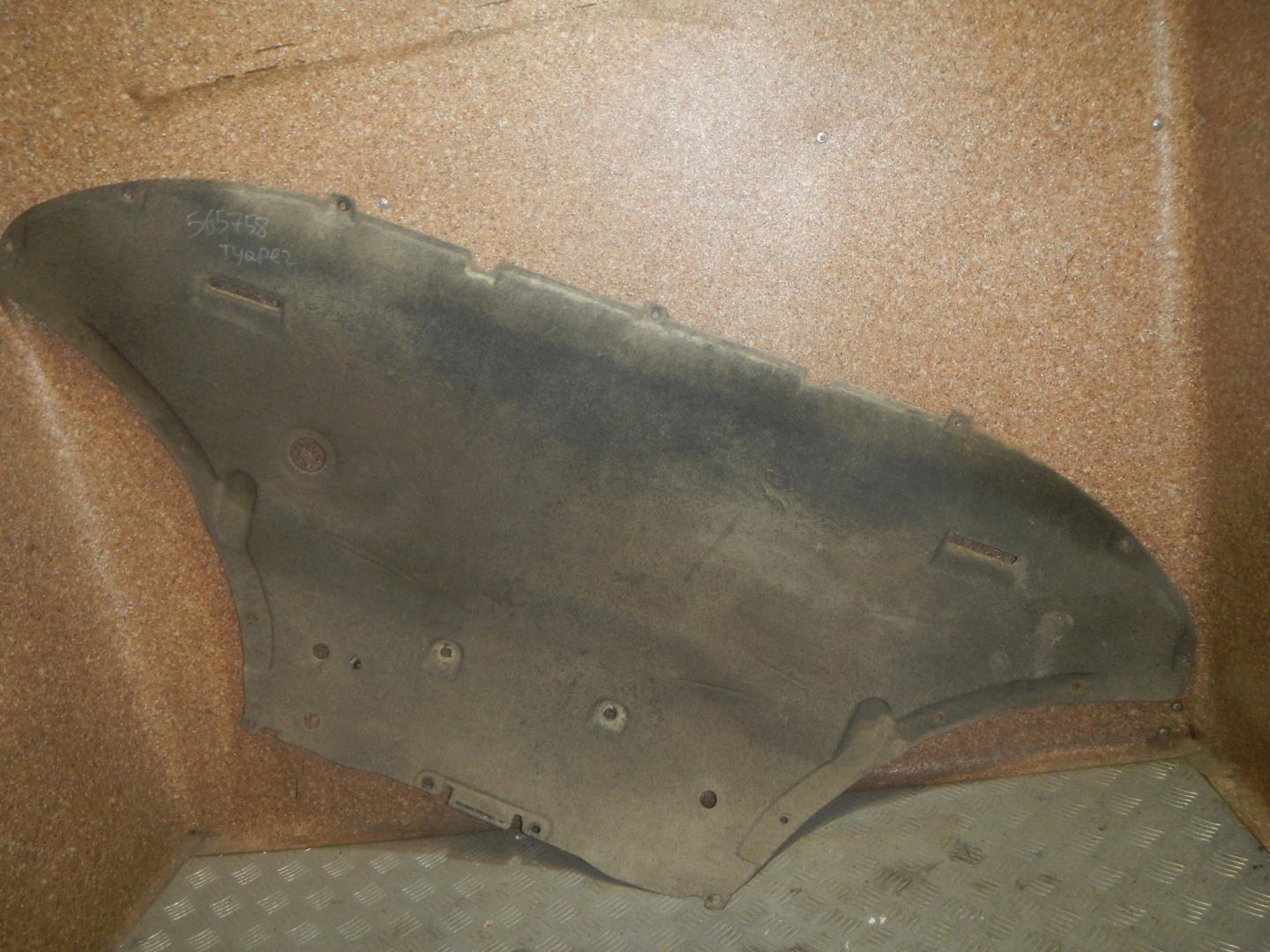 Пыльник двигателя