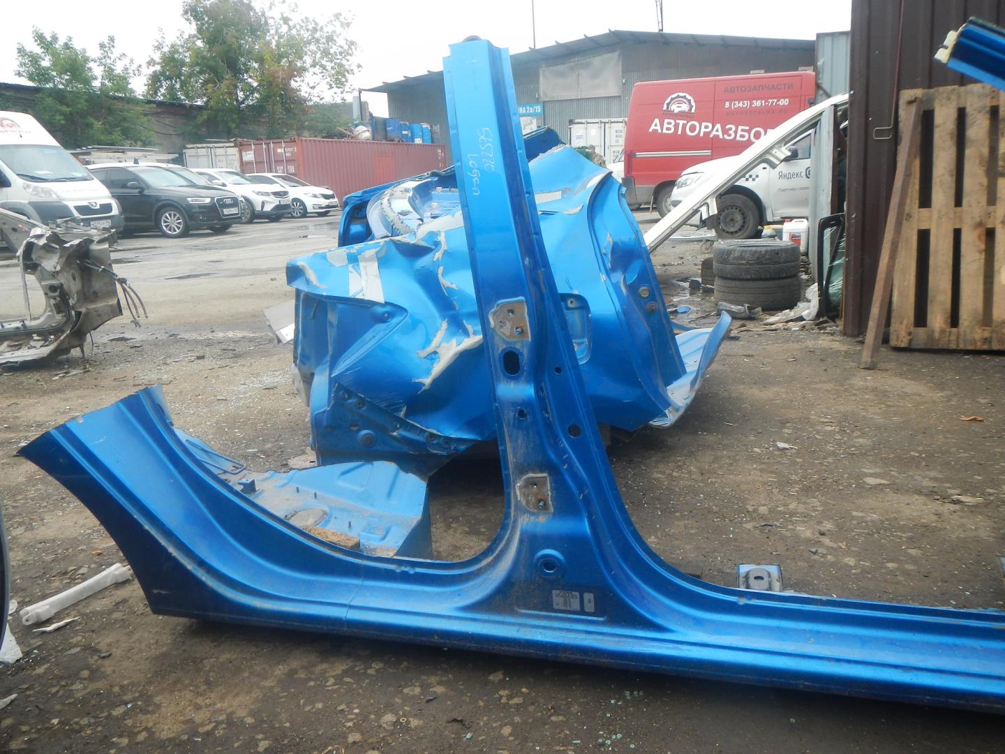 Порог со стойкой правый