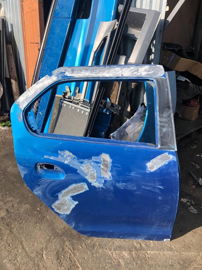 Дверь задняя правая