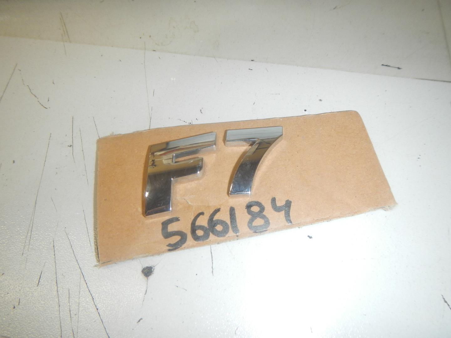 Эмблема на крышку багажника