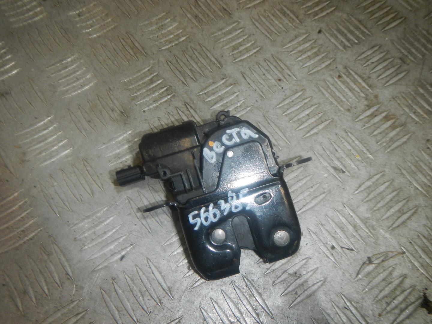 Замок багажника