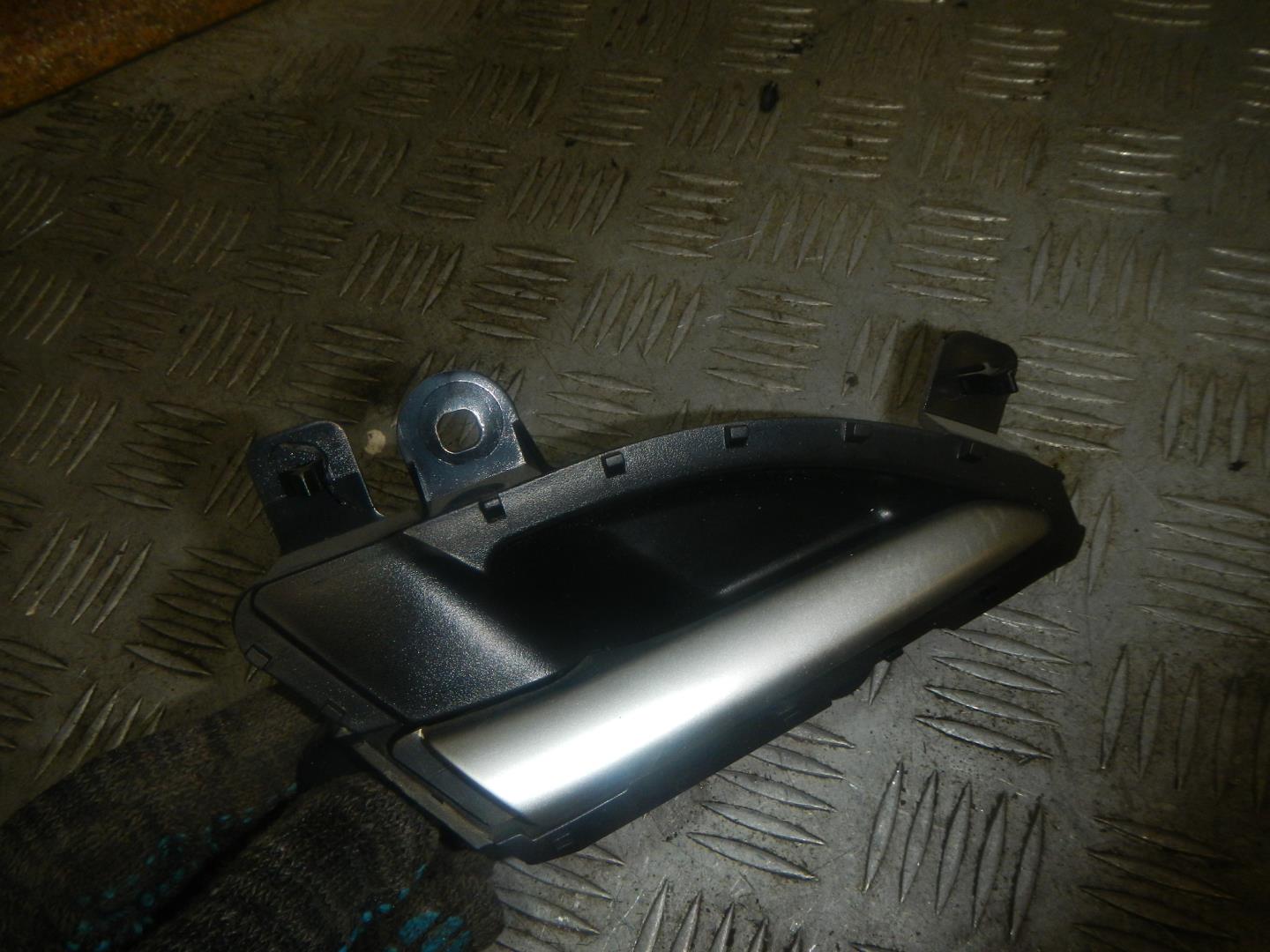 Ручка двери внутренняя левая