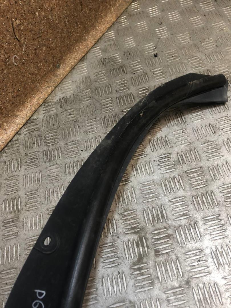 Накладка двери задней правой